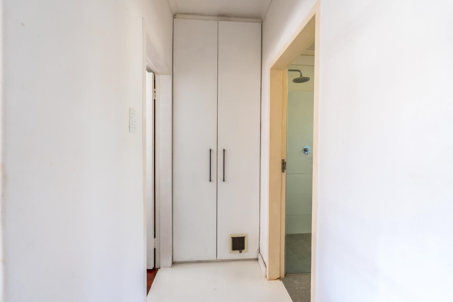 1 Bedroom Property for Sale in Oranjezicht Western Cape